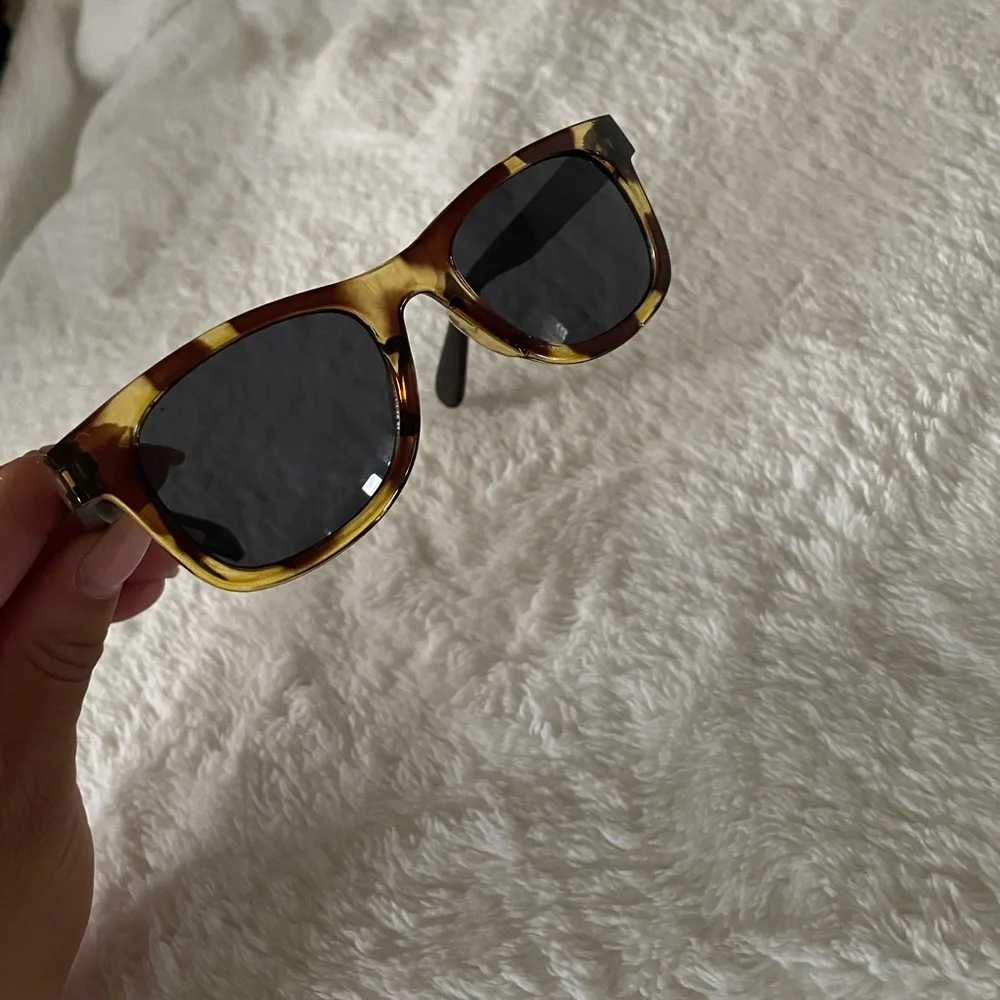 Tortoise baby sunglasses